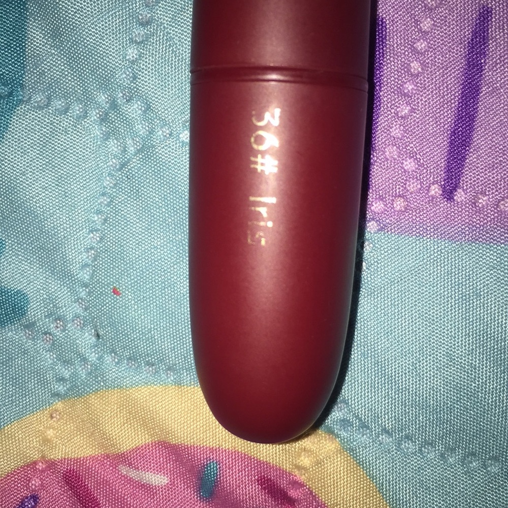 Iris lipstick